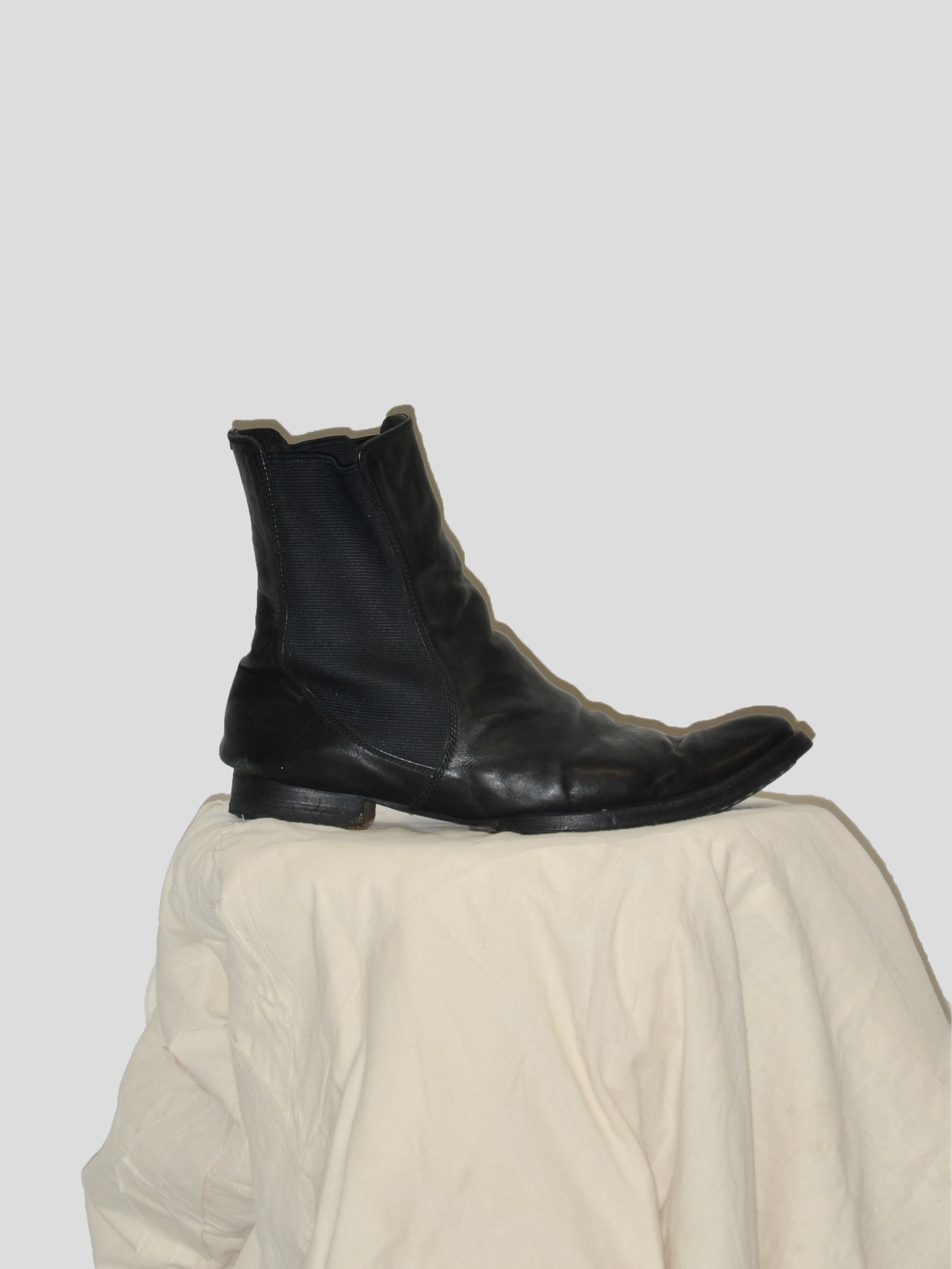 2000s Black Chelsea Boots