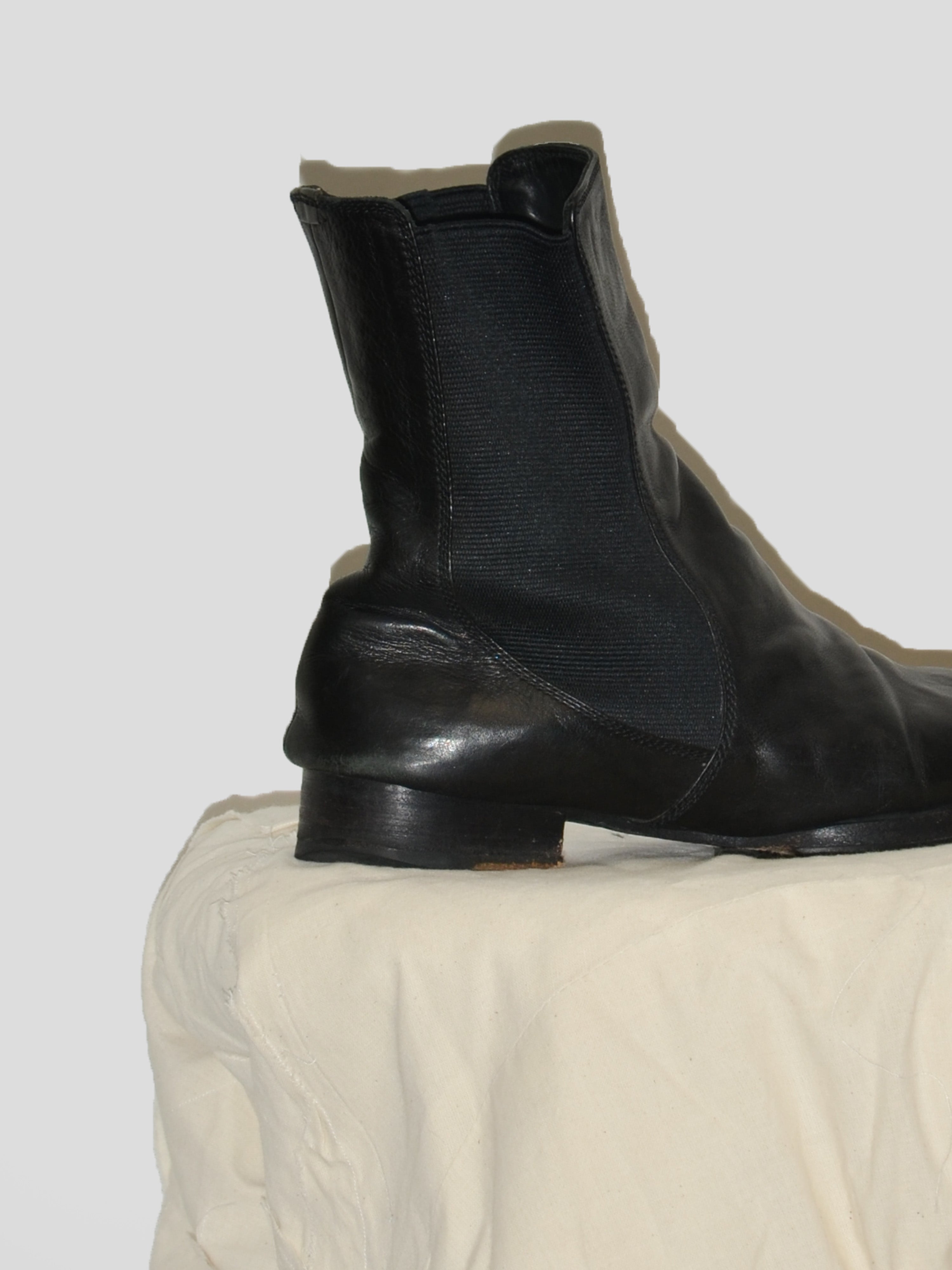 2000s Black Chelsea Boots